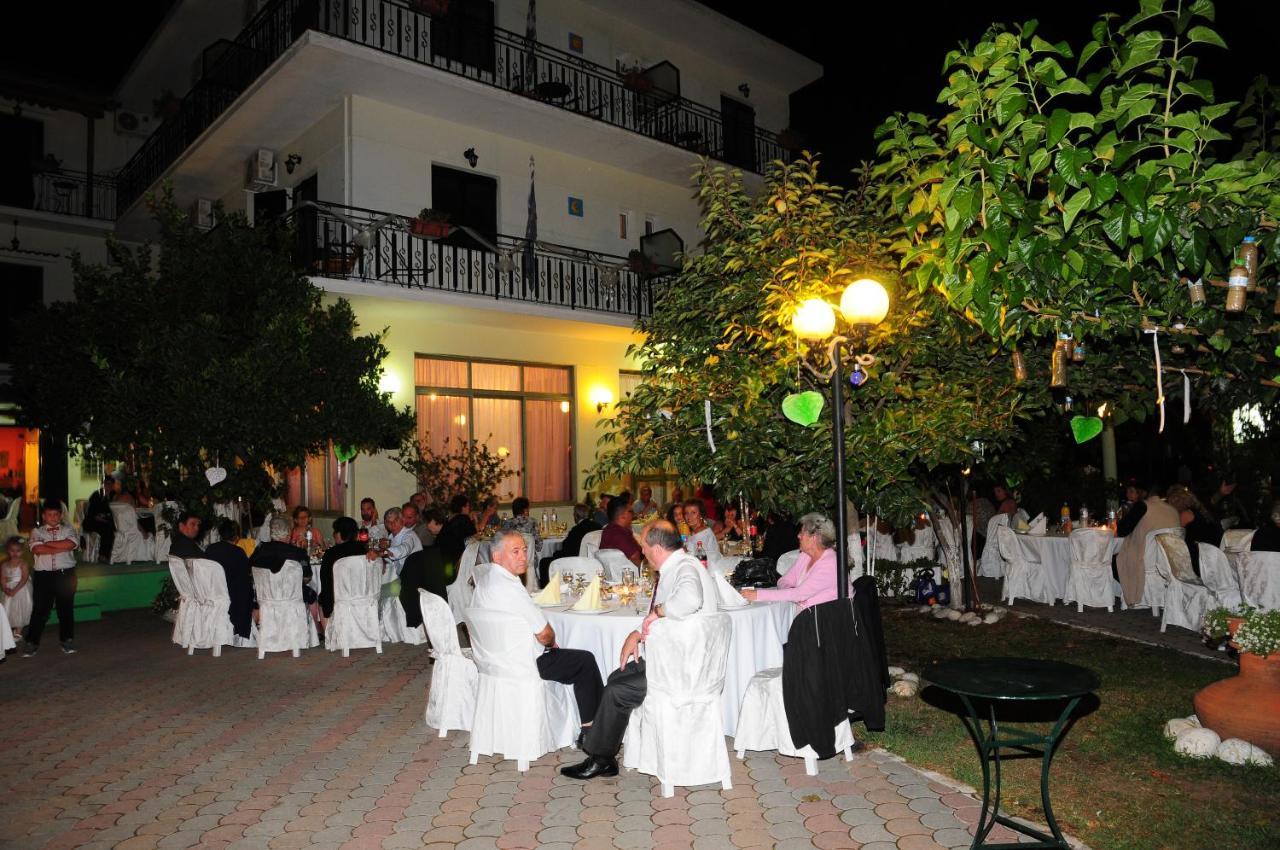 Des Roses Hotel Platanias  Exterior photo